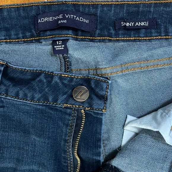 Adrienne Vittadini Blue Skinny Ankle Jeans Size 12 Mid Rise Classic Nautical - Picture 3 of 12